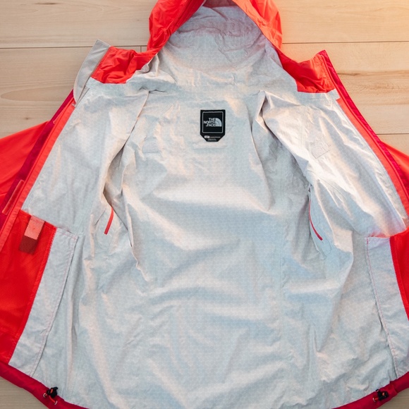 The North Face Hooded Women’s Rain Jacket Size S - Picture 11 of 16